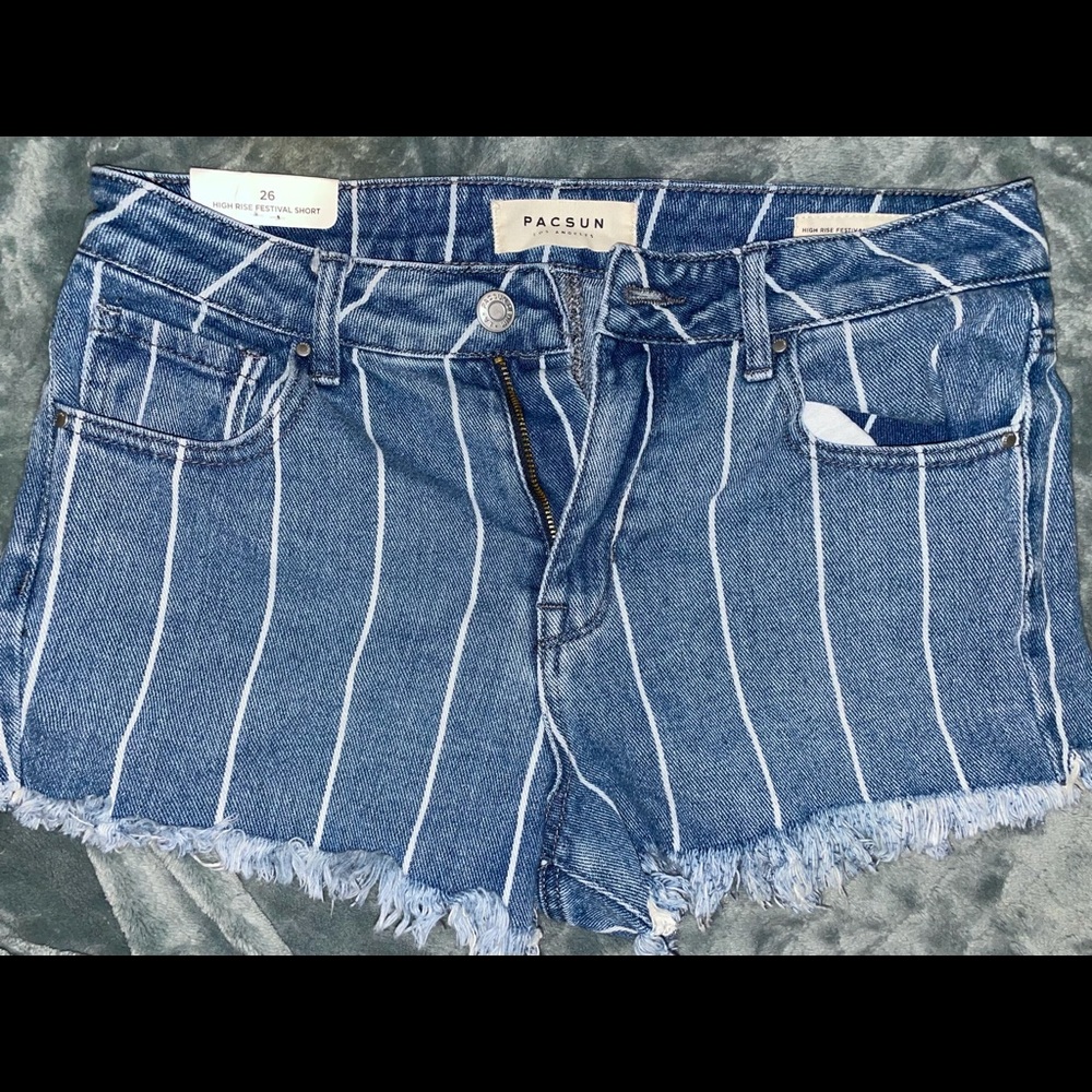 BRAND NEW Size 26 Pacsun Jean Shorts
